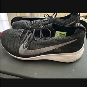 Nike Men's Zoom Fly Flyknit Running Shoes Size 10.5